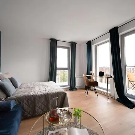 Cavallo Romantic Rooftop L Studio City Center Balcony شقة براغ
