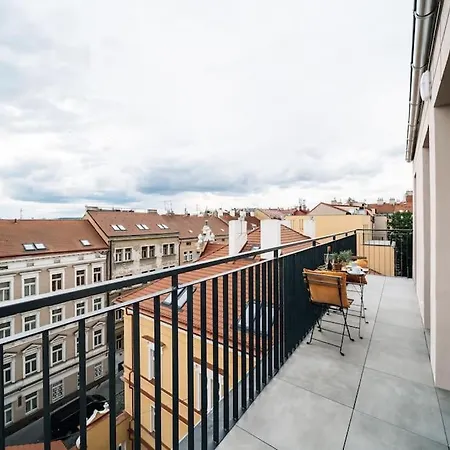 Cavallo Romantic Rooftop L Studio City Center Balcony * براغ